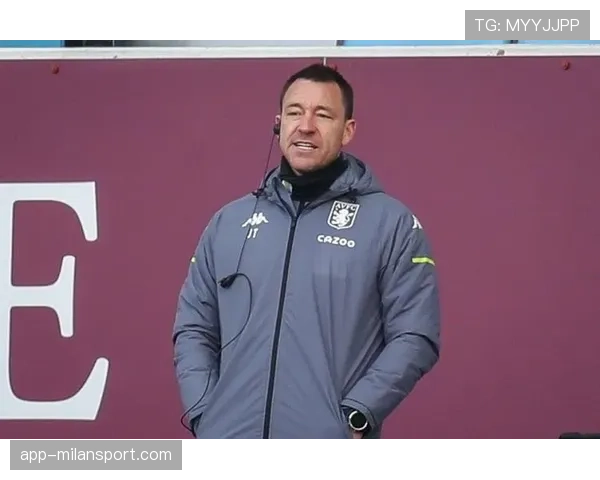 特里点评热刺奖杯数量，称一分钟足以游览其荣誉室